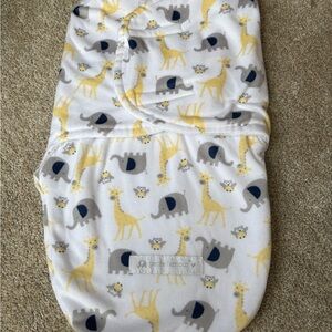 Petite Amour Baby Swaddle with Giraffe Print
